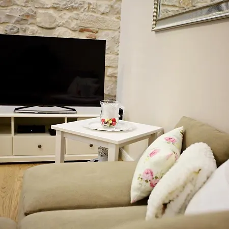 White Stone - Diocletian Palace *